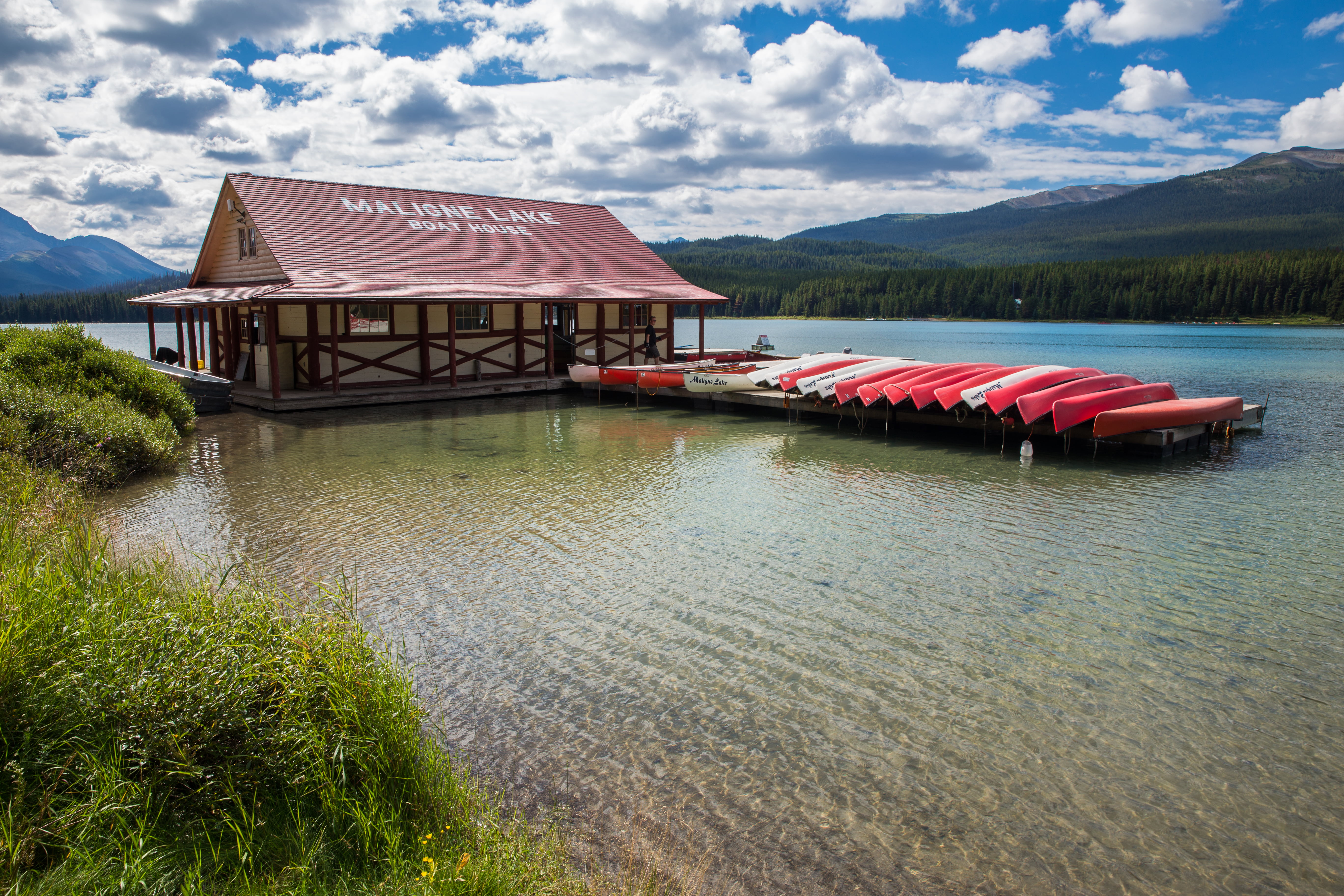 magline-lake-boat-house